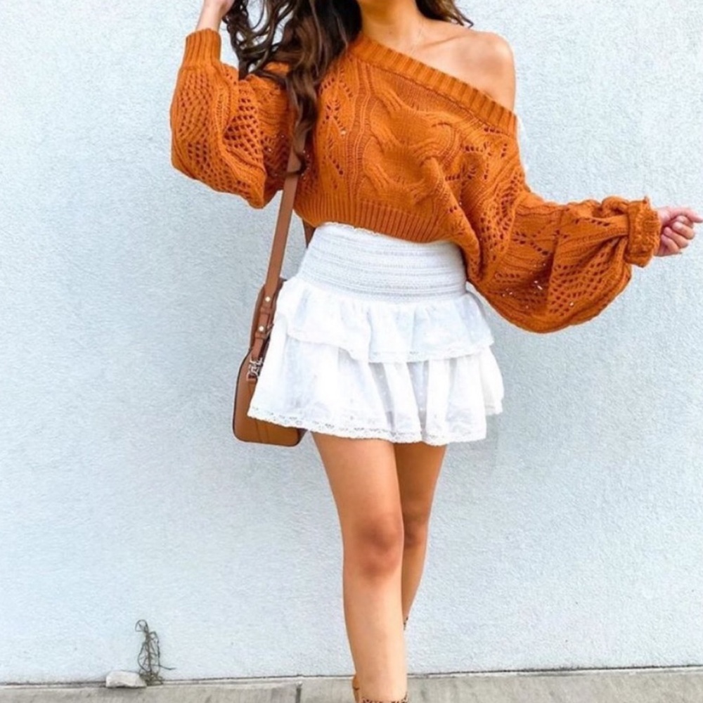 Cream Cropped thick sweater never worn!